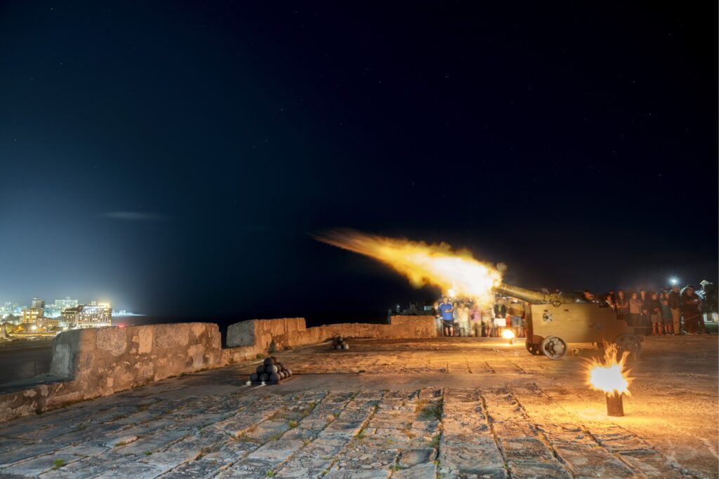 Cañonazo en el Morro de La Habana